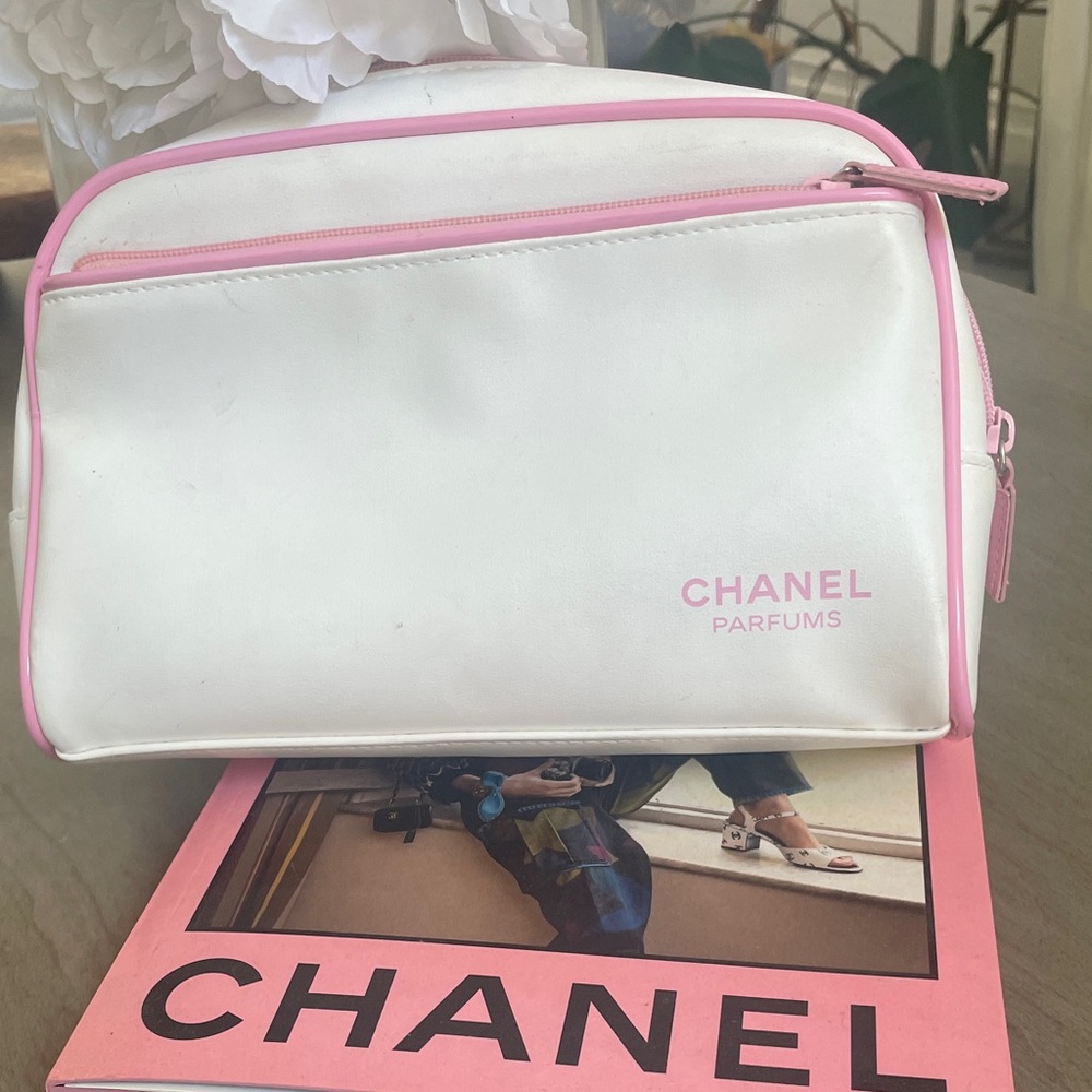 CHANEL Parfums White and Pink Cosmetic Bag